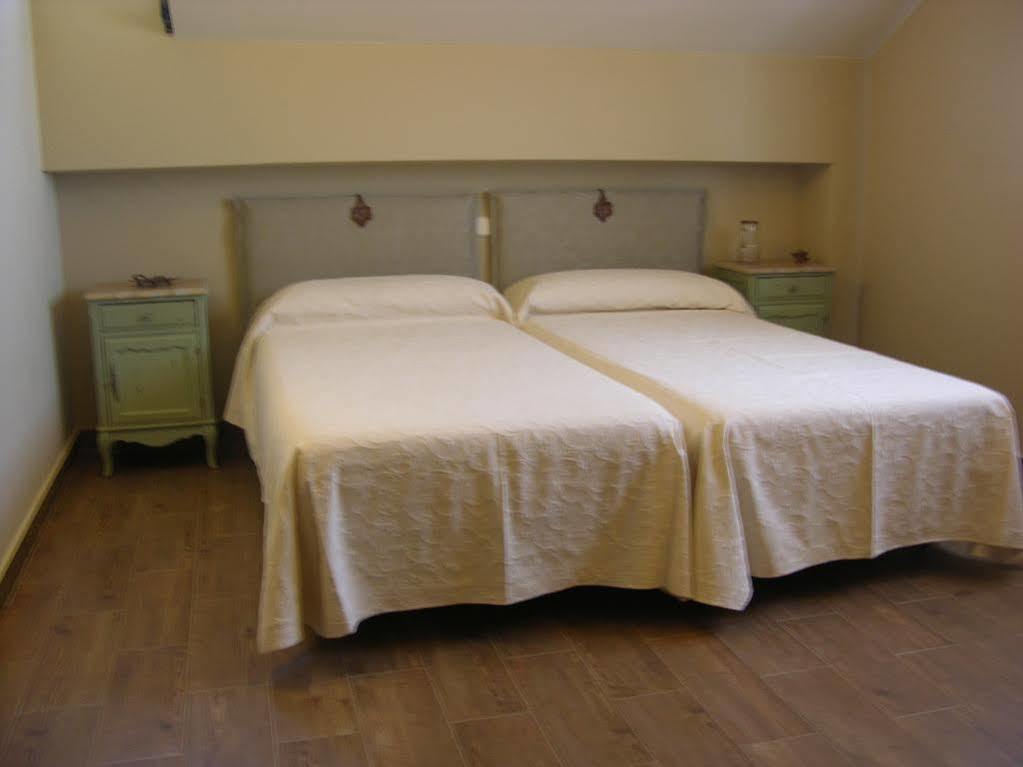 Albus Albi Guest House Colmenar del Arroyo Eksteriør bilde